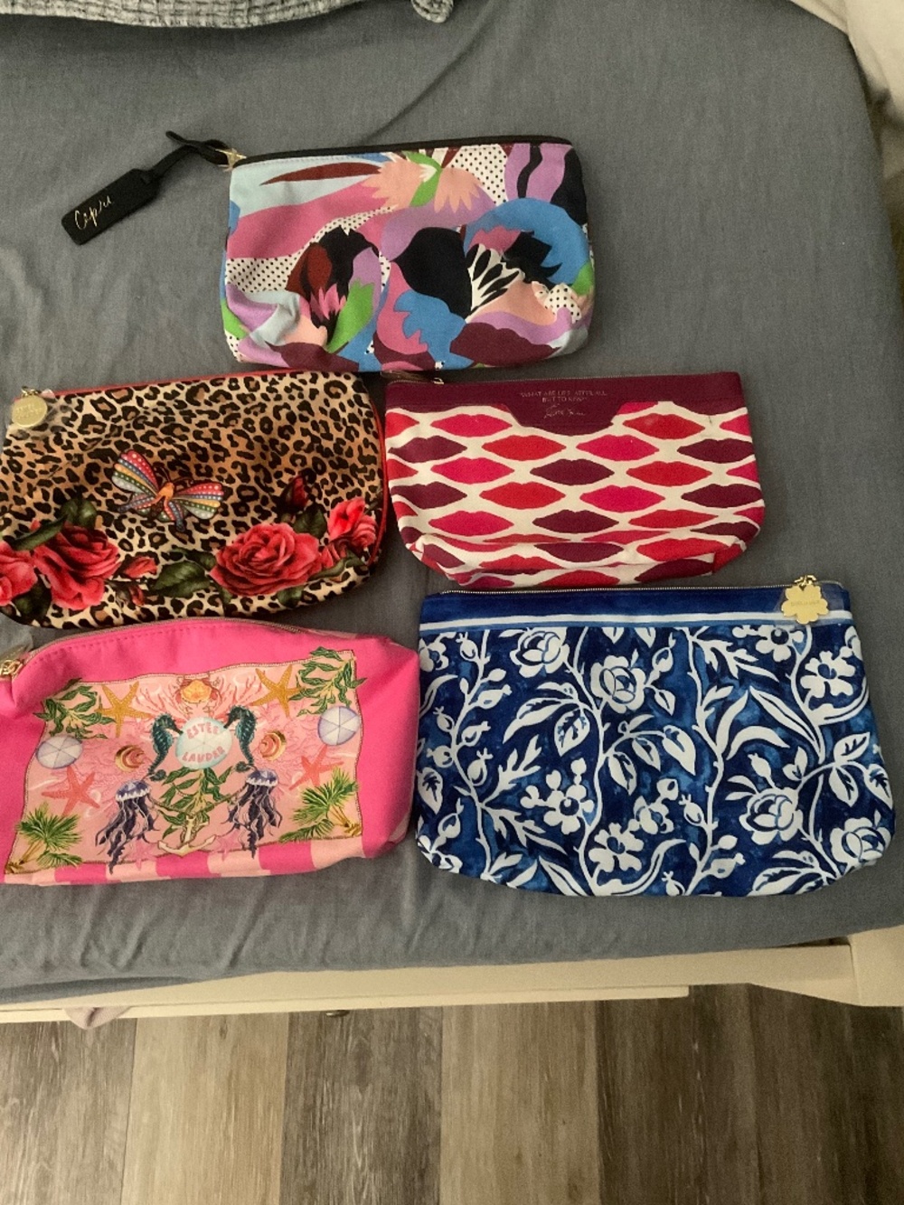 ESTEE LAUDER COSMETIC  BAGS
